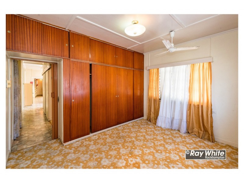 25 Lauga Street, Park Avenue QLD 4701