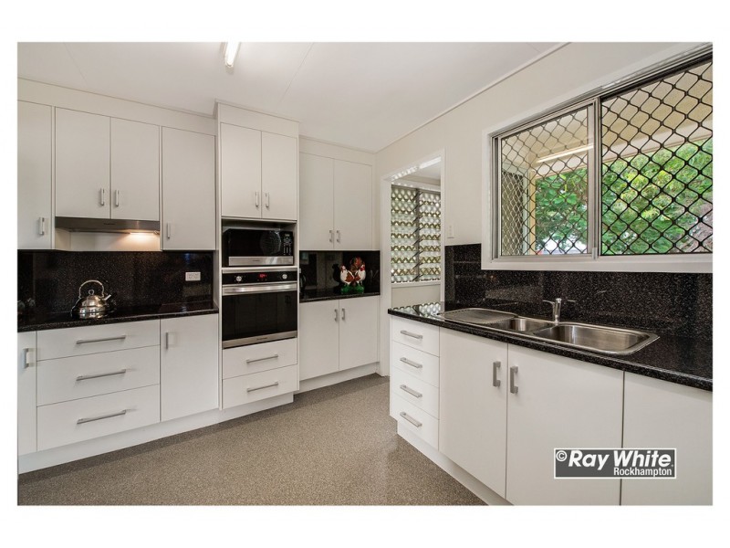 36 Cowap Street, Park Avenue QLD 4701