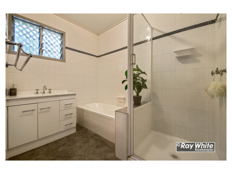 36 Cowap Street, Park Avenue QLD 4701