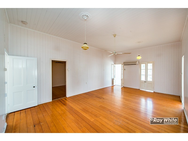 73 Main Street, Park Avenue QLD 4701