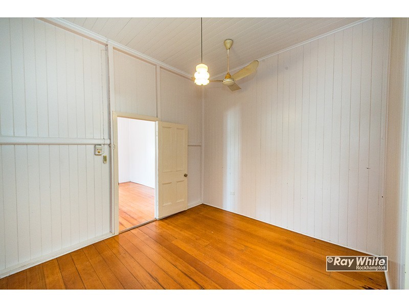 73 Main Street, Park Avenue QLD 4701