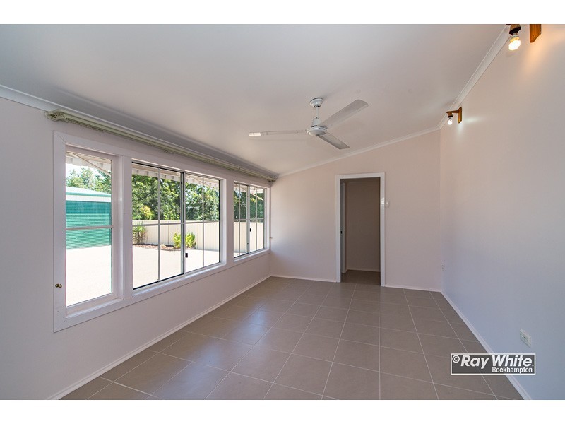 73 Main Street, Park Avenue QLD 4701