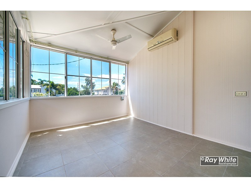 73 Main Street, Park Avenue QLD 4701