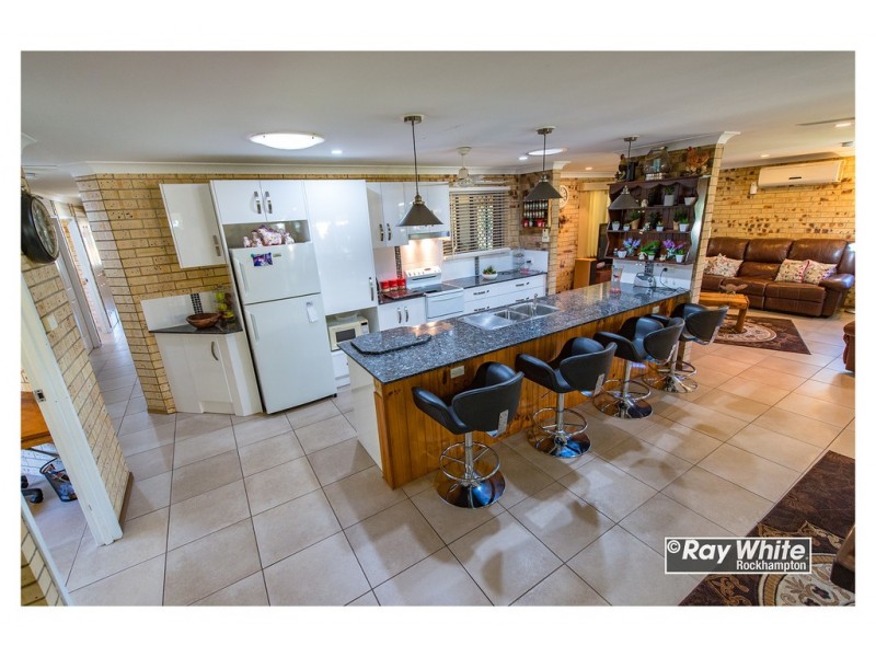 89 Emu Park Road, Nerimbera QLD 4701