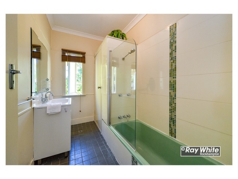 31 Glencoe Street, The Range QLD 4700