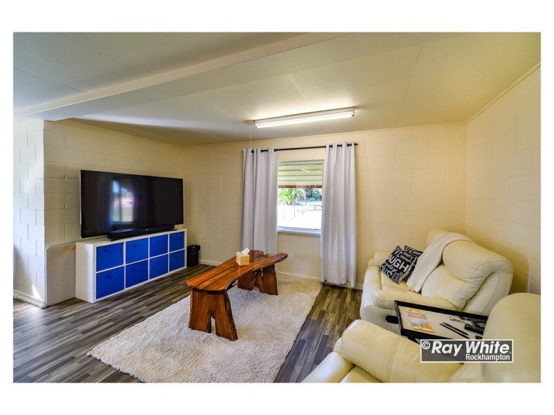 7 Taylor Street, Keppel Sands QLD 4702