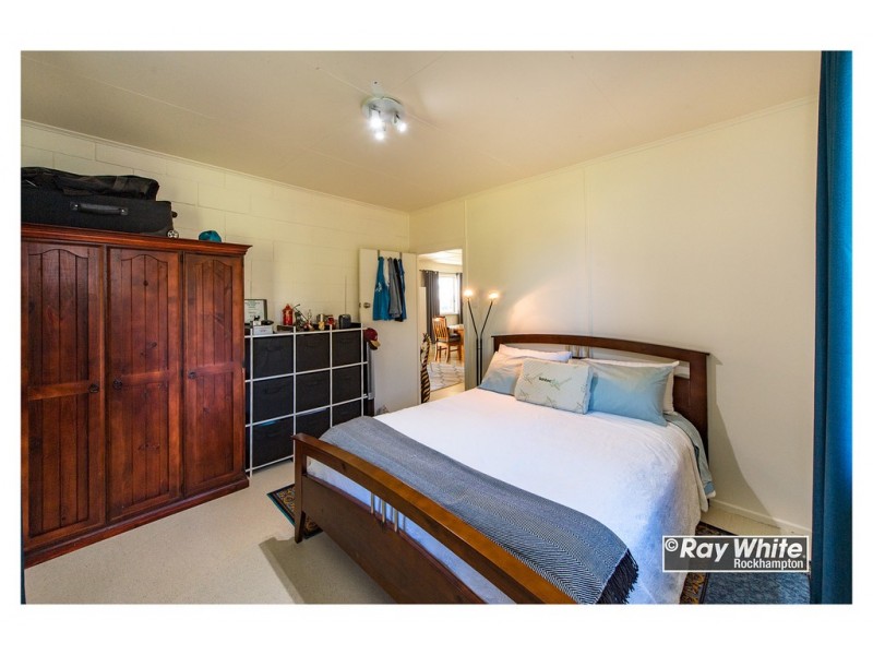 7 Taylor Street, Keppel Sands QLD 4702