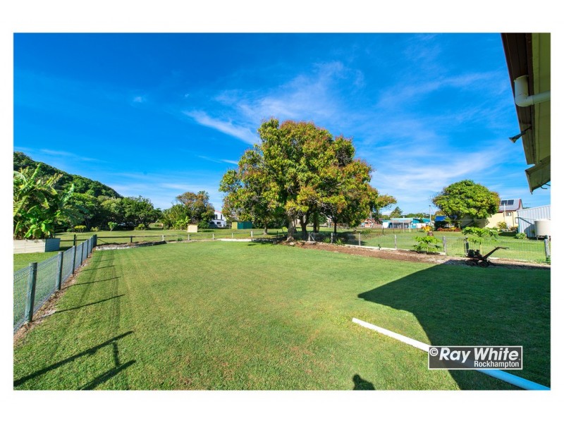 7 Taylor Street, Keppel Sands QLD 4702