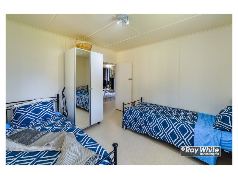 7 Taylor Street, Keppel Sands QLD 4702
