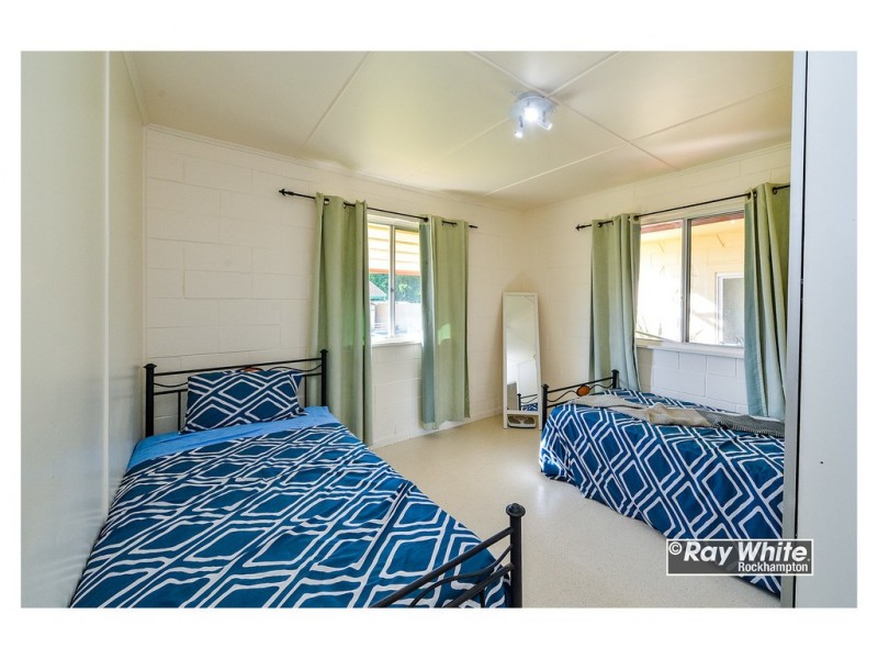 7 Taylor Street, Keppel Sands QLD 4702