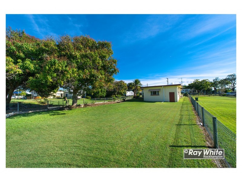 7 Taylor Street, Keppel Sands QLD 4702