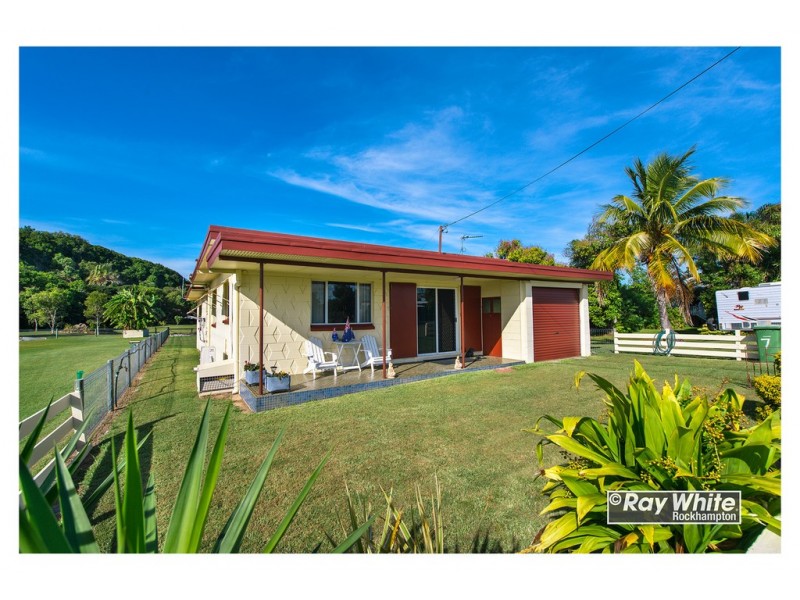 7 Taylor Street, Keppel Sands QLD 4702