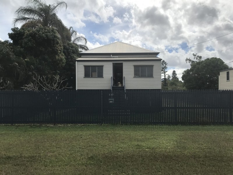 137 Lakes Creek Road, Berserker QLD 4701