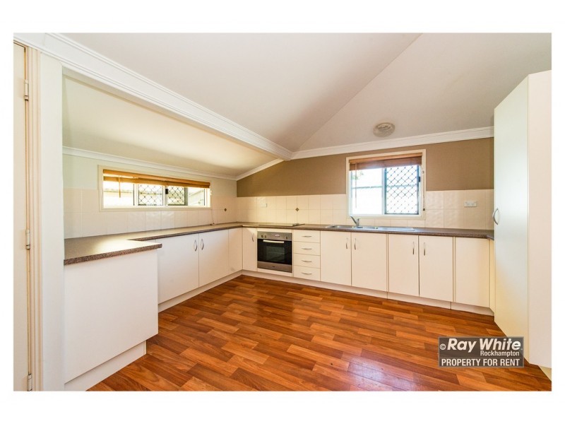 42 Hinchliff Street, Kawana QLD 4701