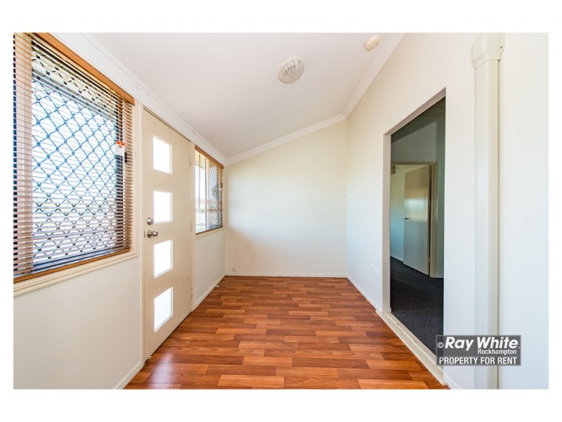 42 Hinchliff Street, Kawana QLD 4701