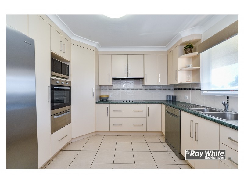 29 Hardy Avenue, Park Avenue QLD 4701