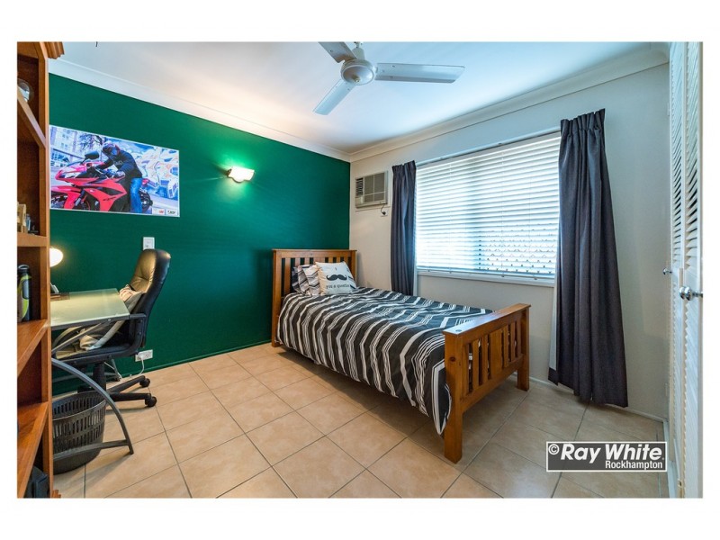 29 Hardy Avenue, Park Avenue QLD 4701