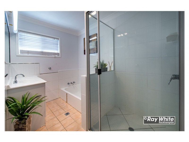 29 Hardy Avenue, Park Avenue QLD 4701