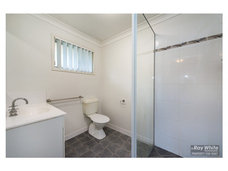 8 Riley Drive, Gracemere QLD 4702