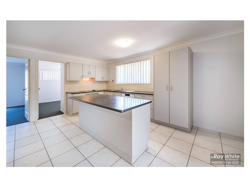 8 Riley Drive, Gracemere QLD 4702