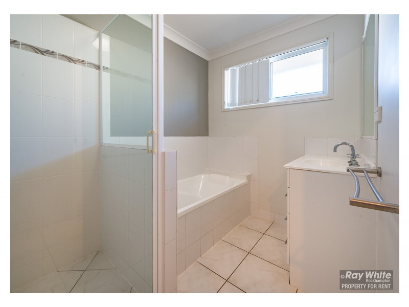 8 Riley Drive, Gracemere QLD 4702