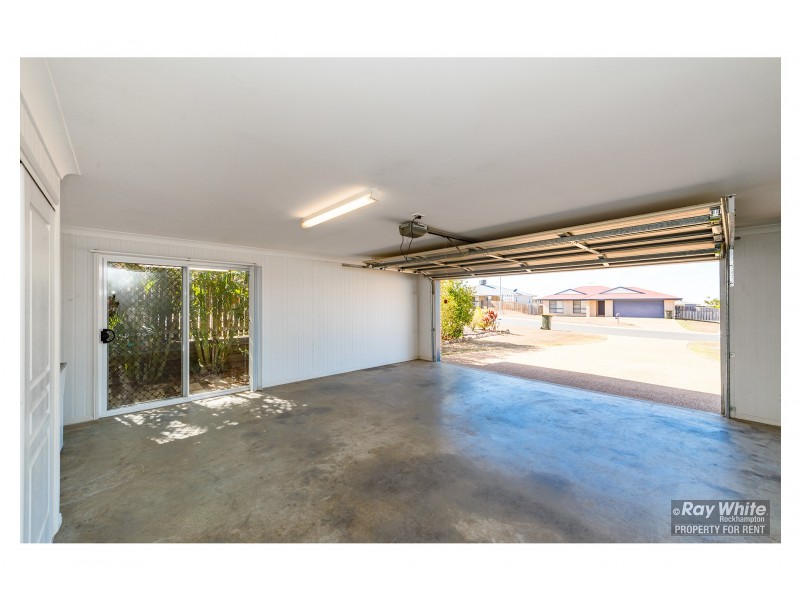 8 Riley Drive, Gracemere QLD 4702