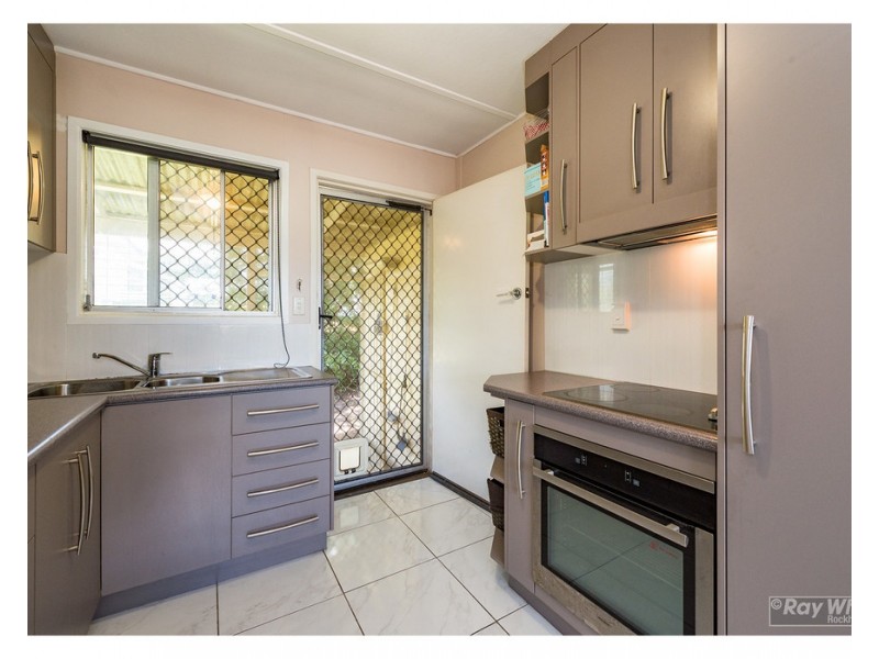 2/200 Archer Street, The Range QLD 4700
