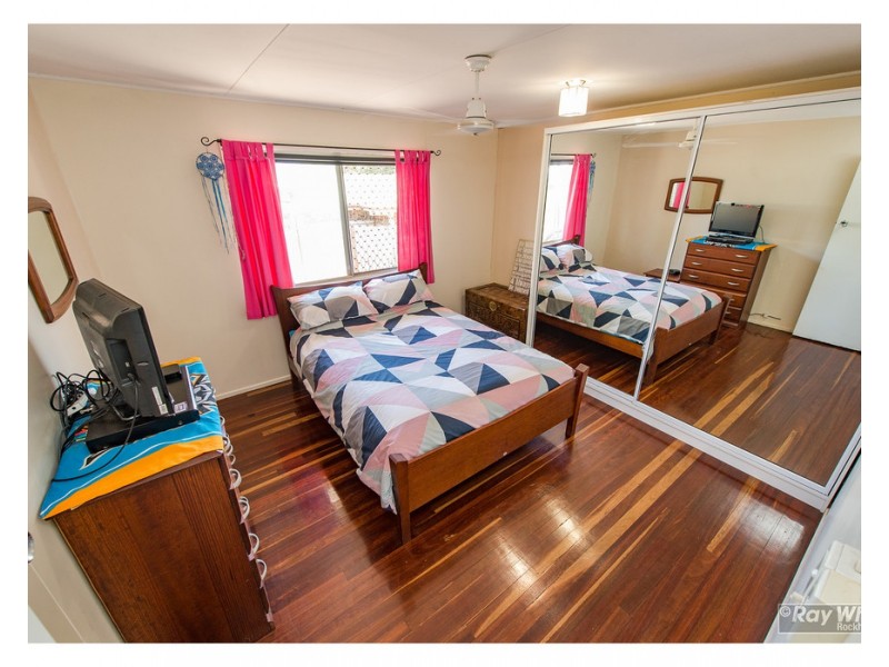 2/200 Archer Street, The Range QLD 4700