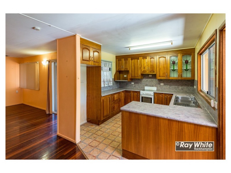 106 Park Street, Park Avenue QLD 4701