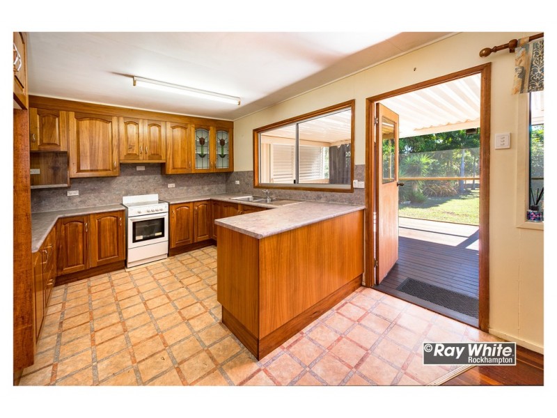 106 Park Street, Park Avenue QLD 4701