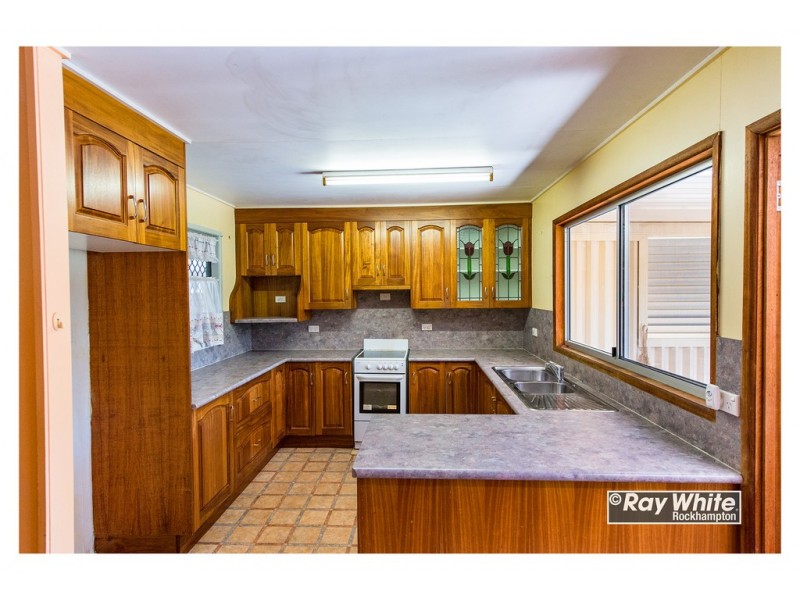 106 Park Street, Park Avenue QLD 4701