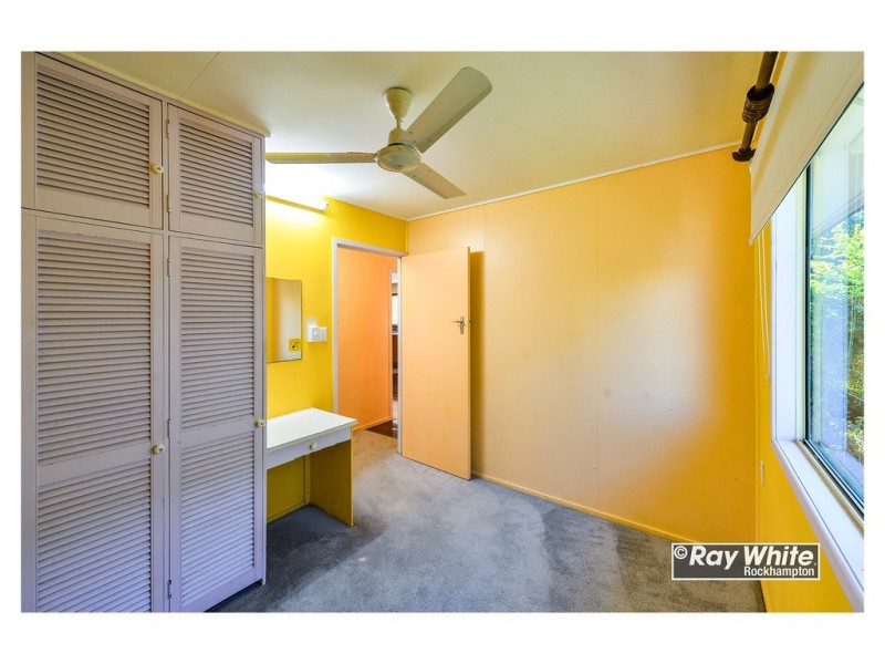 106 Park Street, Park Avenue QLD 4701