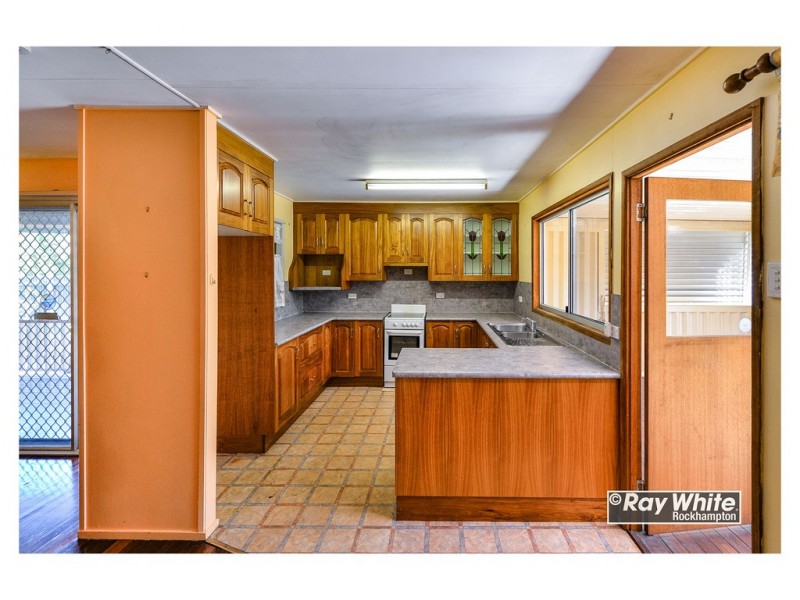 106 Park Street, Park Avenue QLD 4701