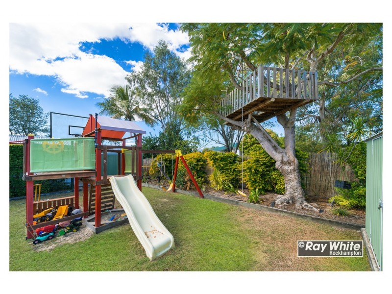 6 Bean Street, Park Avenue QLD 4701
