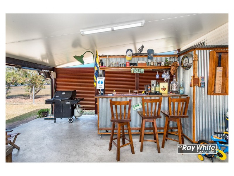 6 Bean Street, Park Avenue QLD 4701