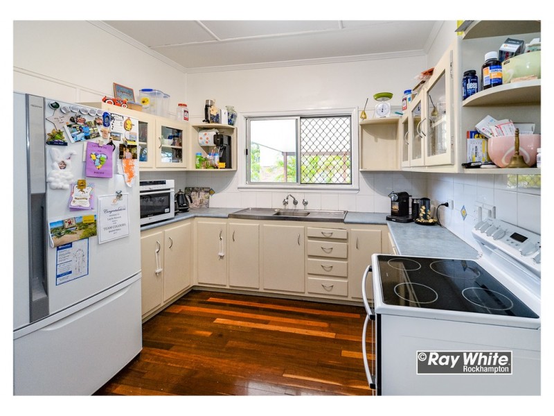 6 Bean Street, Park Avenue QLD 4701
