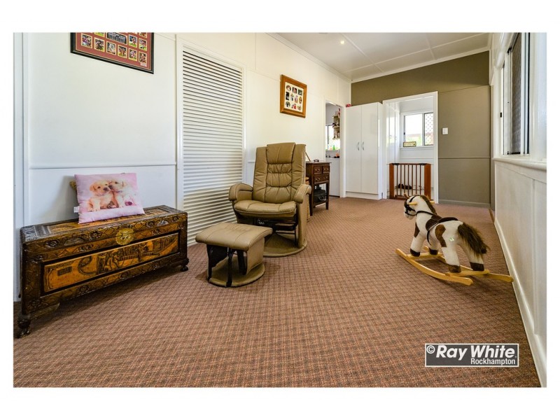6 Bean Street, Park Avenue QLD 4701