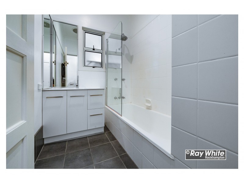 95 Livingstone Street, Berserker QLD 4701