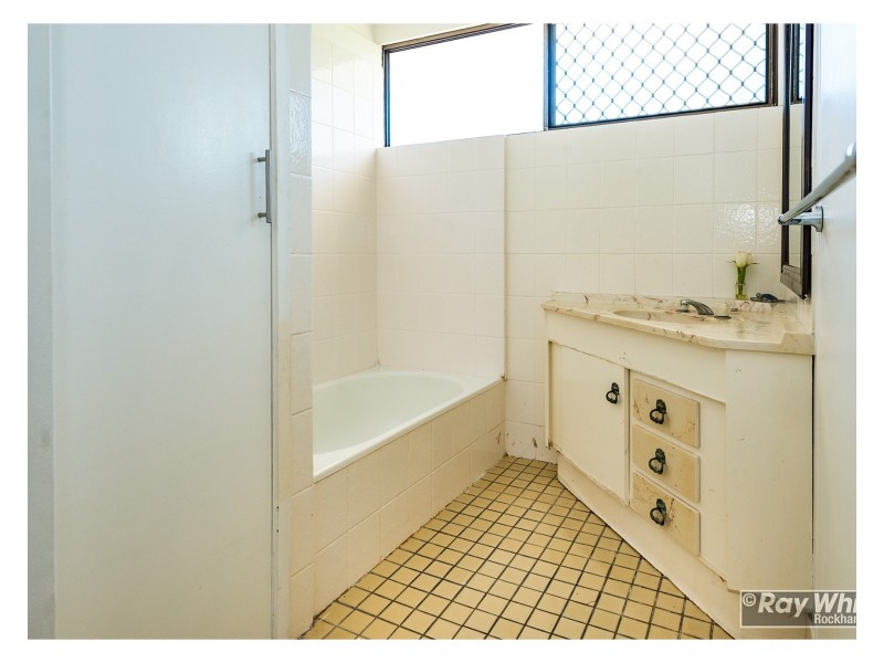 106 Macquarie Street, Gracemere QLD 4702
