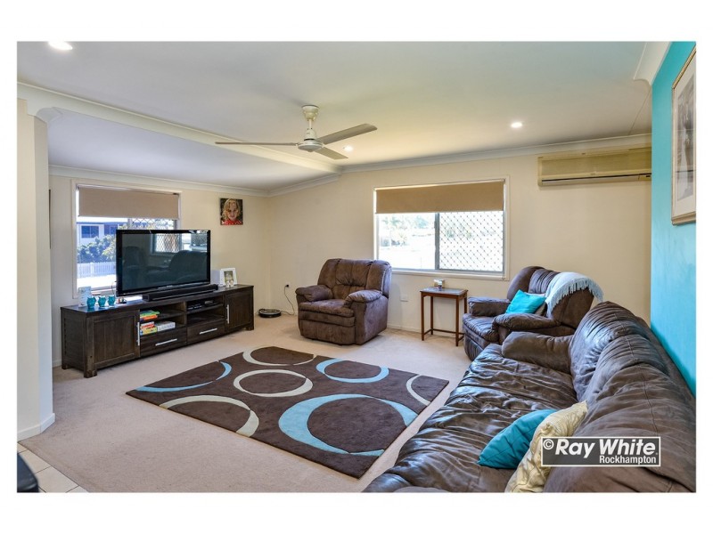 62 Medcraf Street, Park Avenue QLD 4701