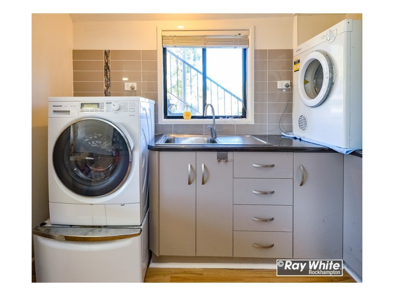 62 Medcraf Street, Park Avenue QLD 4701