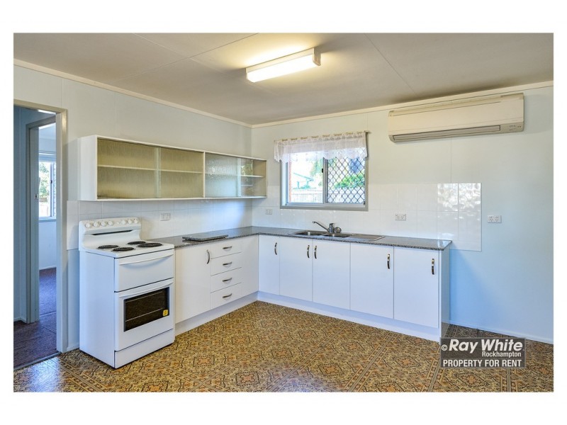 2/14 Locke Street, Kawana QLD 4701