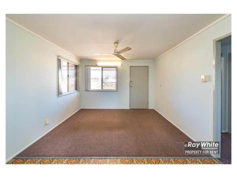 2/14 Locke Street, Kawana QLD 4701