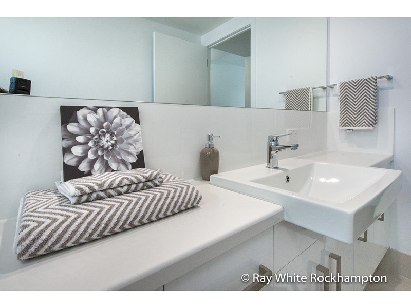 601/2-4 Victoria Parade, Rockhampton City QLD 4700
