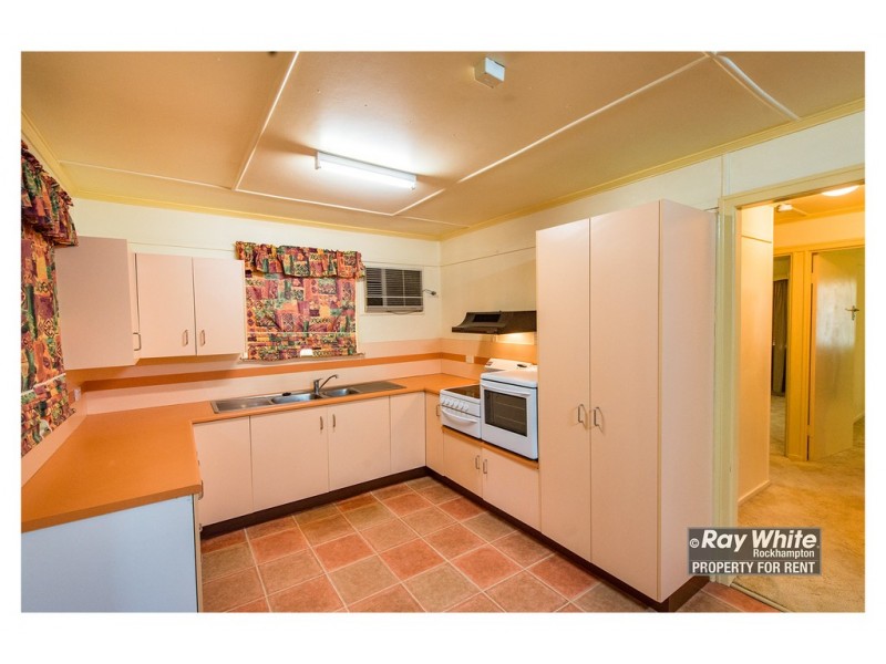 79 Main Street, Park Avenue QLD 4701