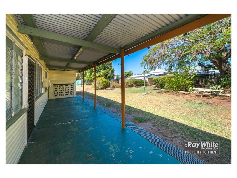 79 Main Street, Park Avenue QLD 4701