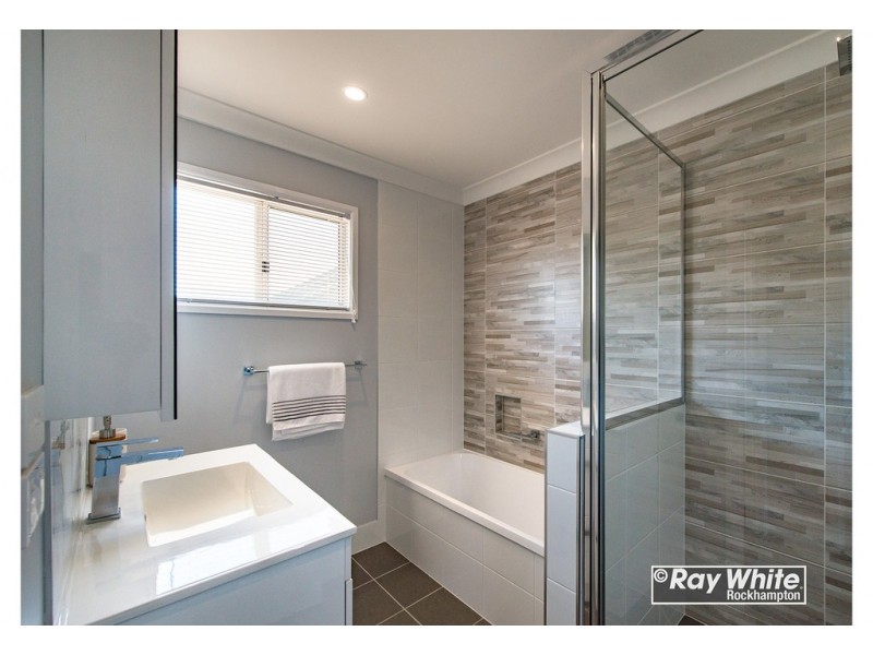 138 Menzies Street, Park Avenue QLD 4701