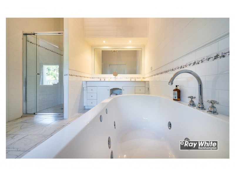 165 Caroline Street, The Range QLD 4700