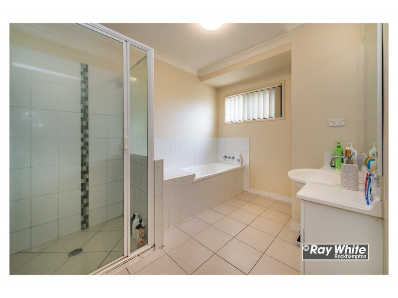 1/952 Yaamba Road, Parkhurst QLD 4702