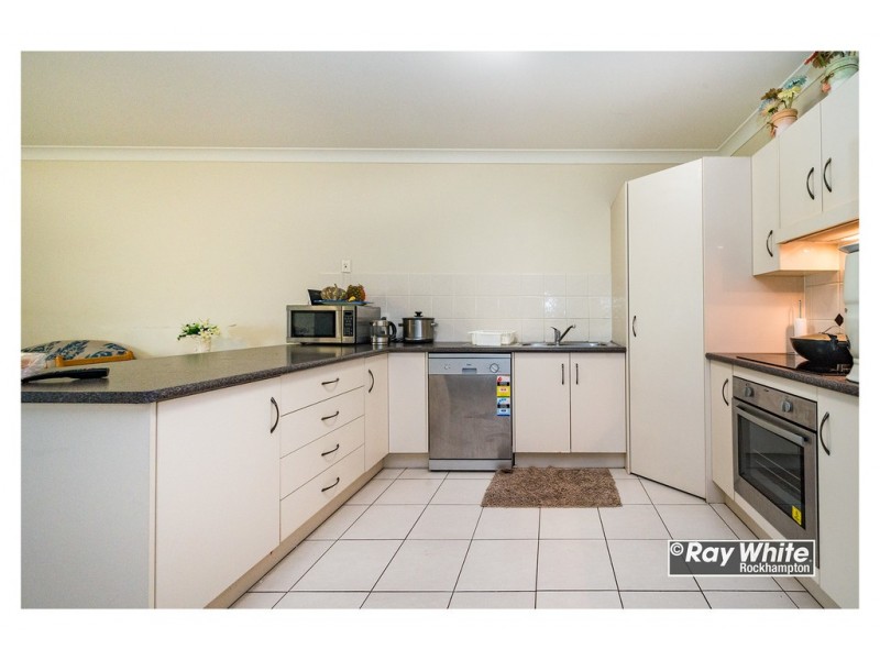 1/952 Yaamba Road, Parkhurst QLD 4702